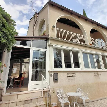 Apartment Klimatisierte In Mit Garten Und Grill