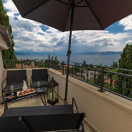 Klimatisierte In Mit Garten Und Grill Apartment